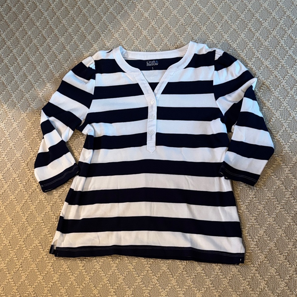 NWT Croft & Barrow Navy and White Striped V-Neck Top